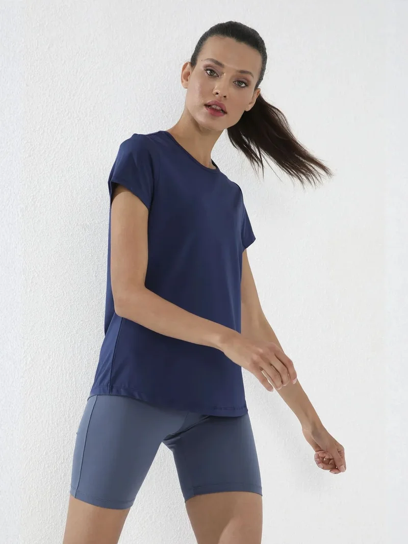 تومي لايف TOMMY Women's Solid Short-Sleeve Crew Neck T-Shirt