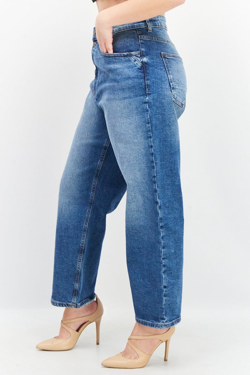 ESPRIT Women Straight Fit Textured Washed Denim Jeans, Blue - Image 2