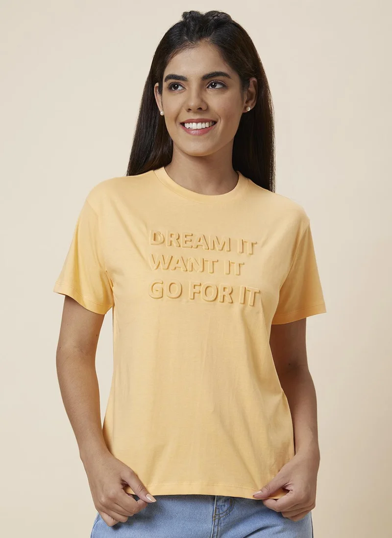 جلو باص Globus Women Peach Embossed Typography Printed Pure Cotton T-Shirt