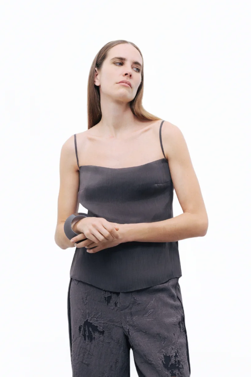 نوكتورن Slit Strappy Blouse