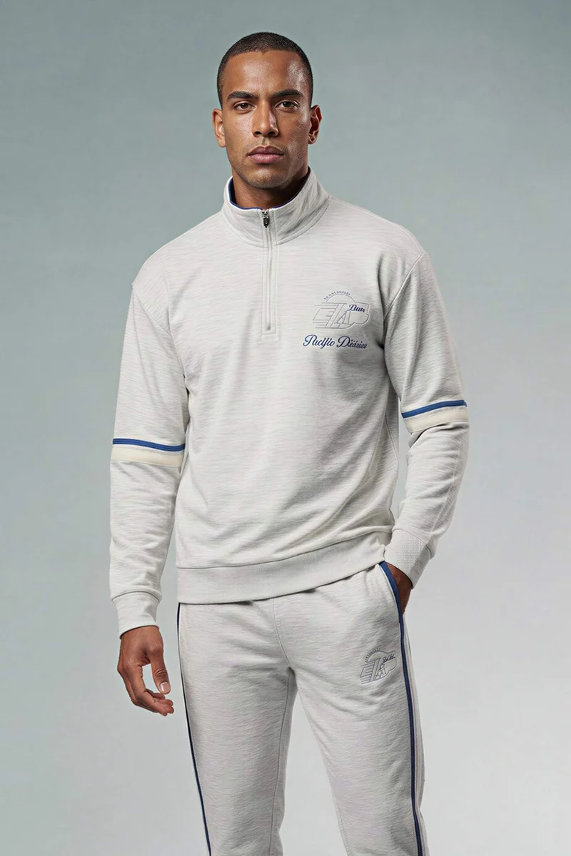 ديفاكتو Relax Fit NBA Los Angeles Lakers Licensed Long Sleeve Sweatshirt