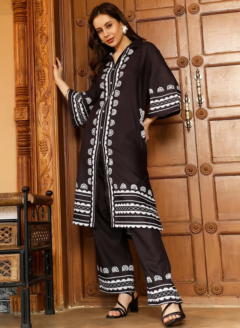 QISSA Women's Onyx Black Indie Flora Lined-Imprint Kurta Set For Ethnic Wear | Spread Collar Quarter Sleeve | Floral Placement Print Plain Fabric | 2 Piece Kurta Set Designed For Casual & Daily Wear
