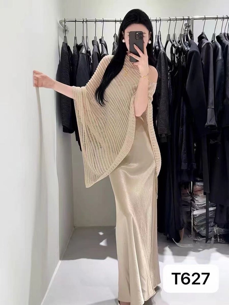 Qi Ta T627 Elegant Crochet Hollow Knit Cape Top - French Style, Relaxed Fit - Image 1