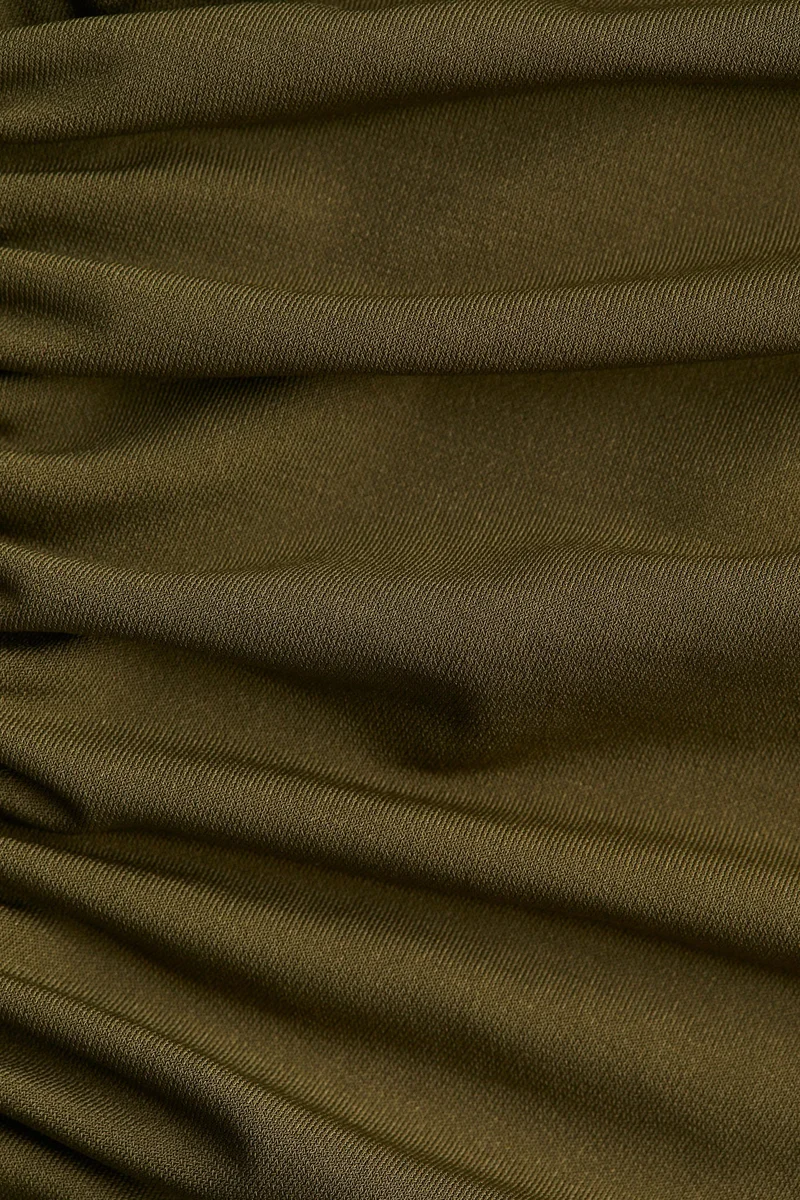 اتش اند ام بلوزة منسدلة