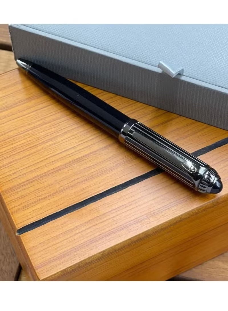 Luxurious men's pen in a distinctive and elegant box