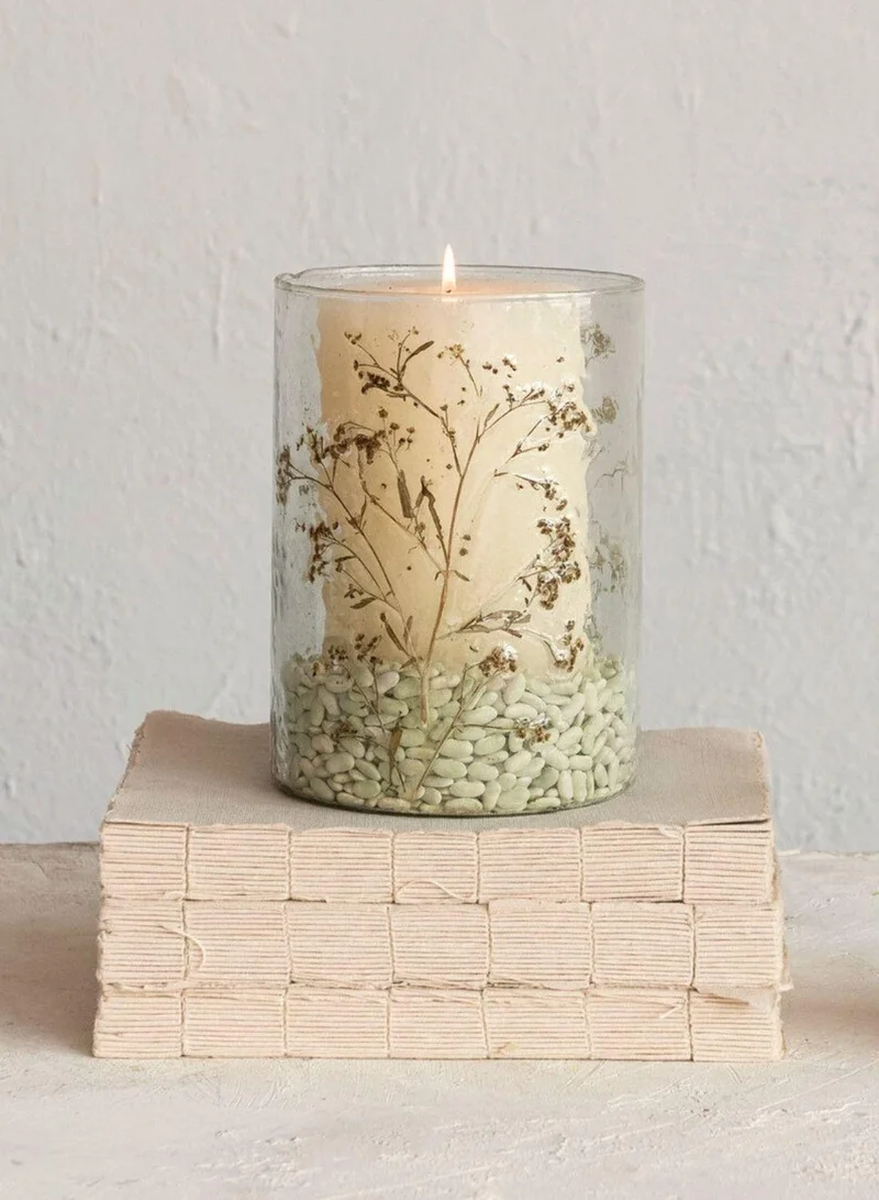 سوق الزعفران حامل شموع زجاجي مزين بزهور مضغوطة – ديكور ريفي صديق للبيئة