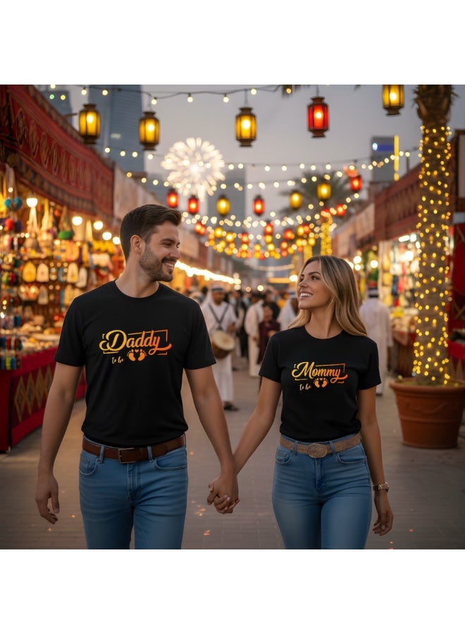 برينت شوب فور مي طقم تيشيرتات متطابقة للأمهات والأب | تيشيرت قطني للزوجين للآباء والأمهات الجدد | هدية مثالية للأم والأب الجدد - Image 5