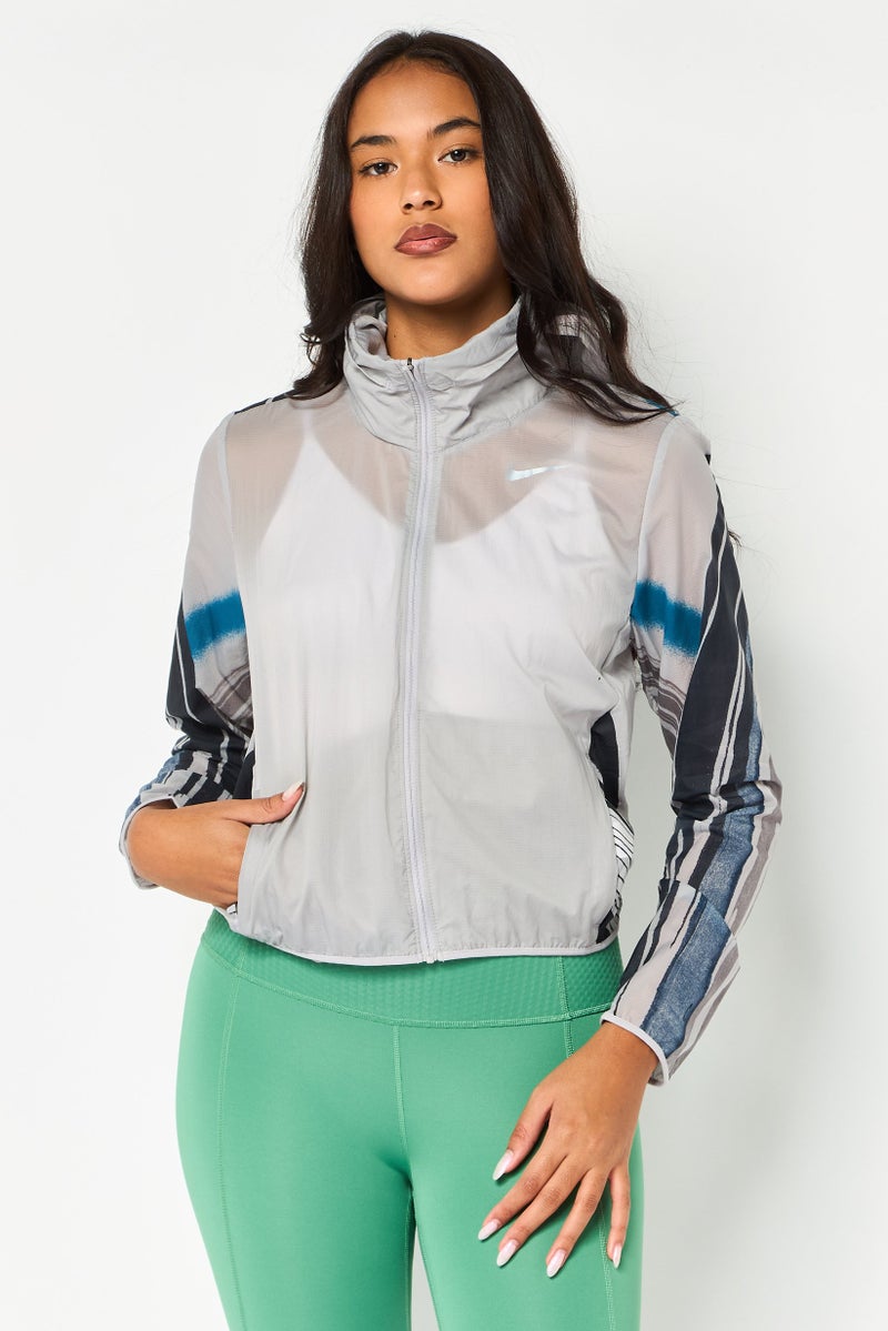 Nike جاكيت تدريب نسائي بكم طويل وقصة قياسية، متعدد الألوان - Image 1