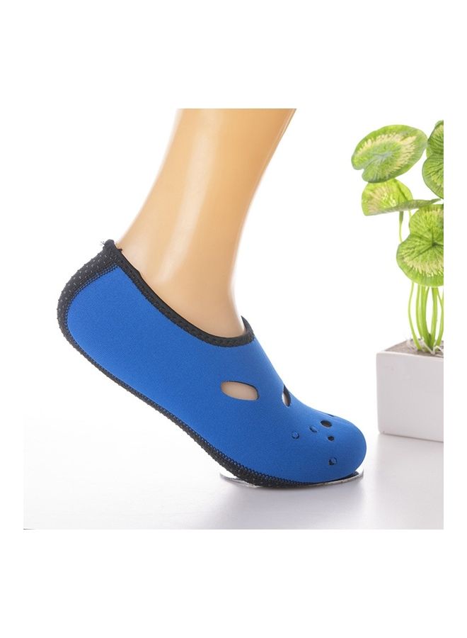 NIBEMINENT Anti-Skid Comfortable and Breathable Diving Socks - Image 1
