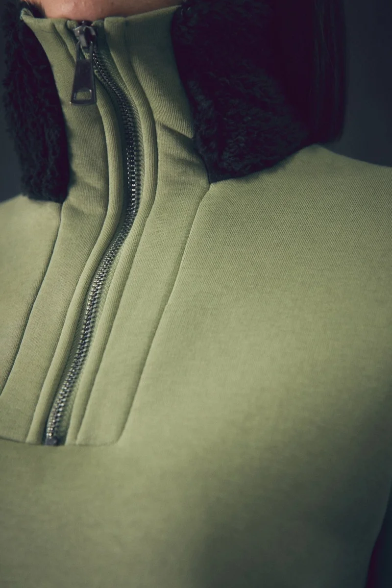 FullaModa Basic Sweatshirt with Plush Collar and Waist Stopper