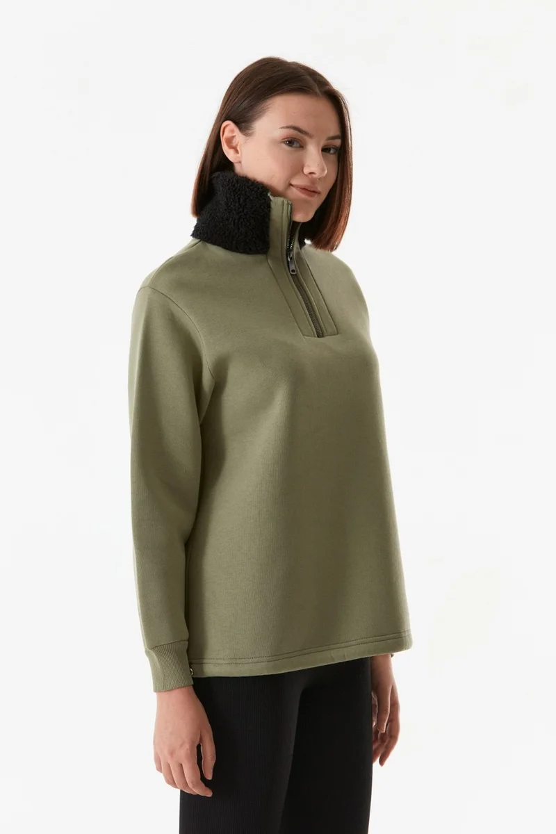 FullaModa Basic Sweatshirt with Plush Collar and Waist Stopper