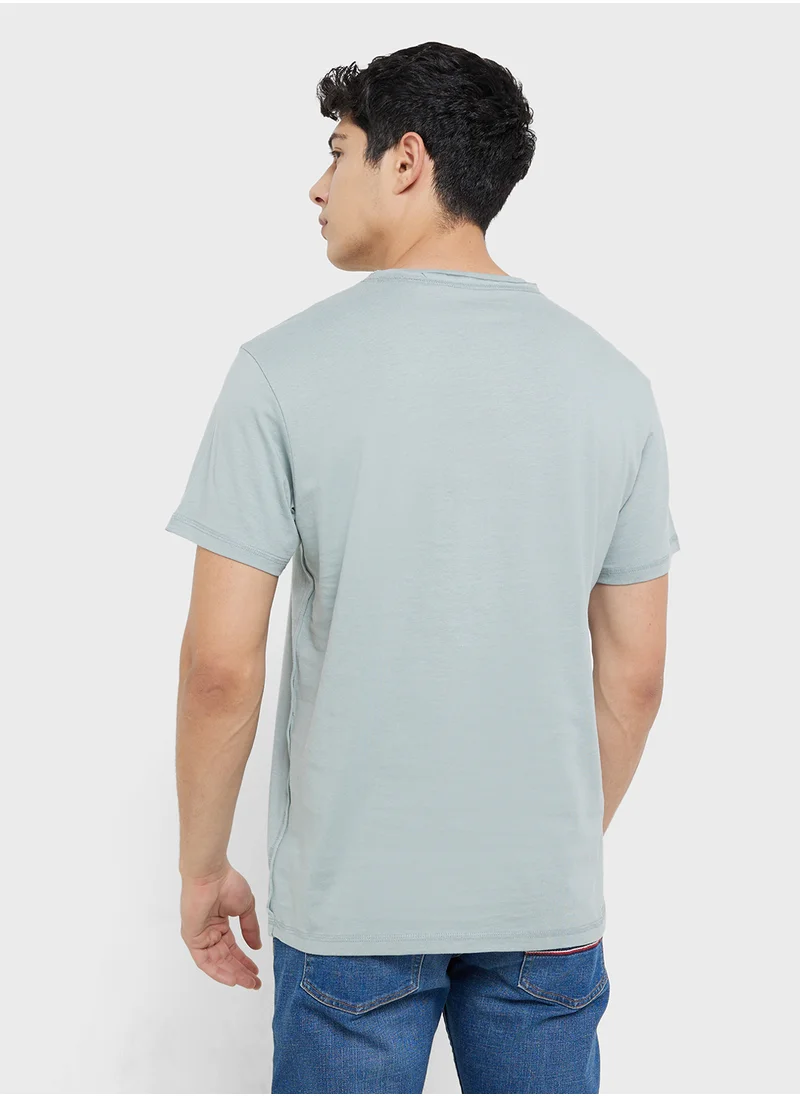 جس Printed Short Sleeve Crew Neck T-Shirt