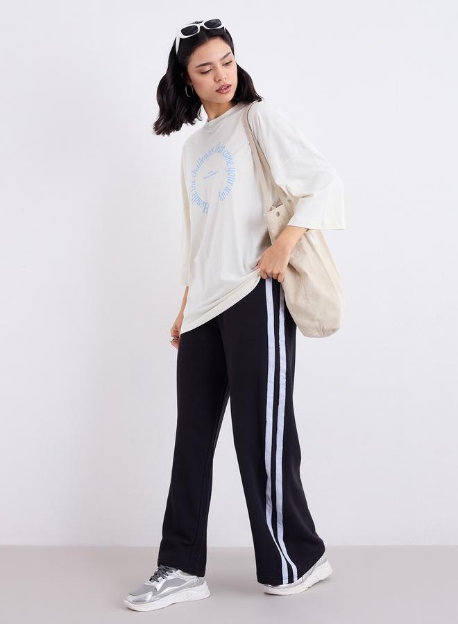 ستايلي جوغر بأرجل واسعة وتفاصيل درزات جانبية - Image 2