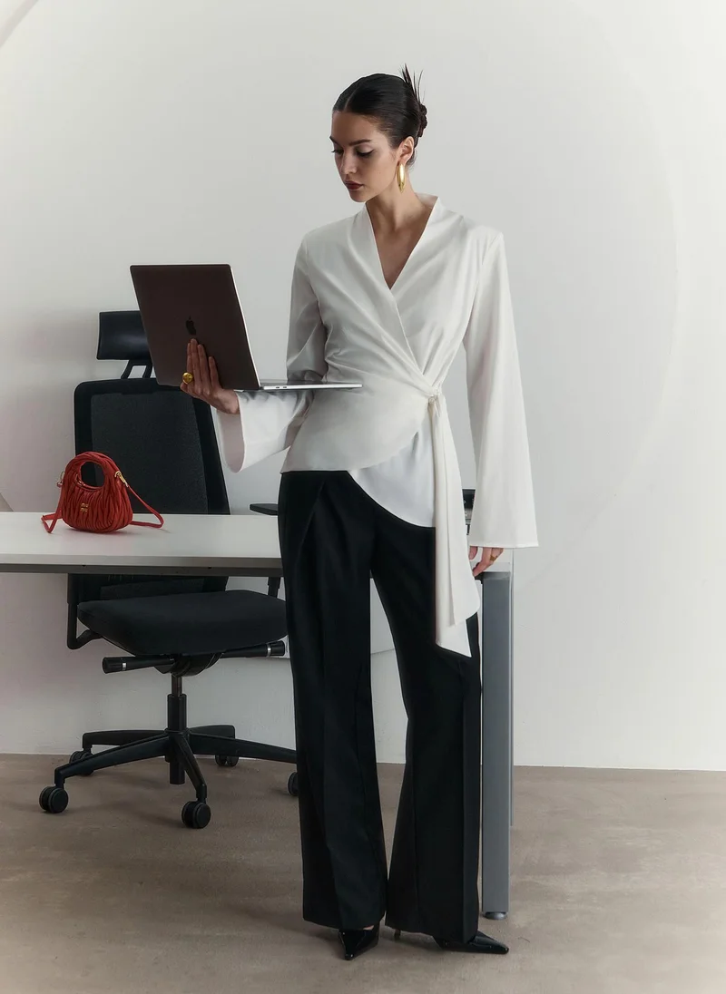 Lichi Loose-fitting suiting trousers with pleats at the front