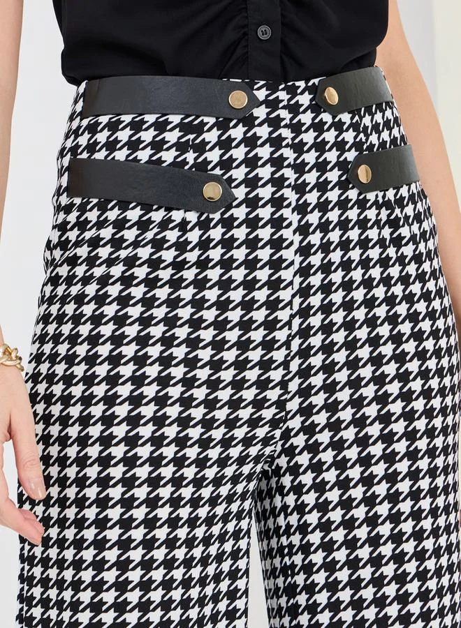 Styli Houndstooth Print Fit & Flare Stretch Trouser