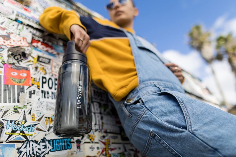 LifeStraw LifeStraw Go Series – BPA-Free Water Filter Bottle for Travel and Everyday use removes Bacteria, parasites and microplastics, Improves Taste, 1L Icelandic Blue  - Image 4