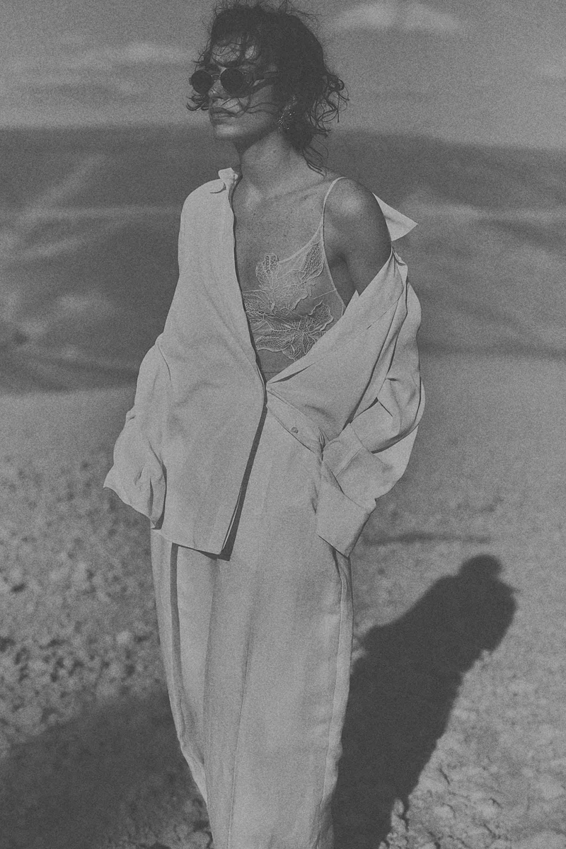 اتش اند ام قميص من الكريب