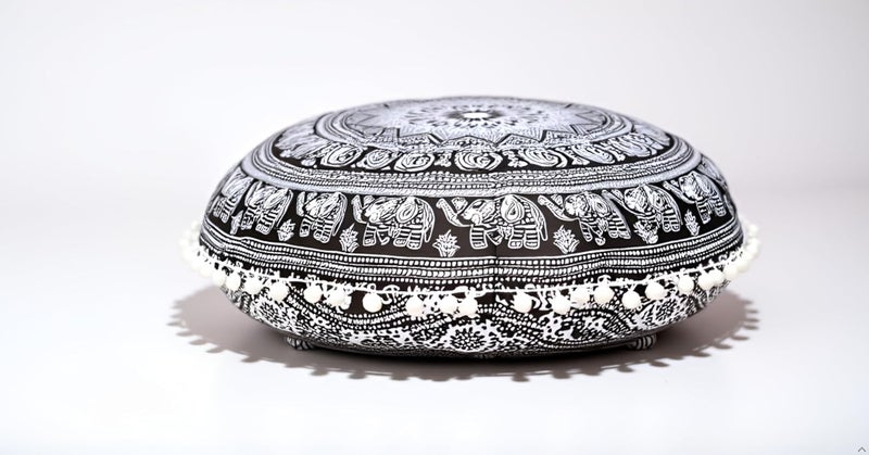 CRAFT KALA غطاء وسادة أرضية قطنية مستديرة ماندالا بوهو للتأمل من CRAFT KALA مقاس 22 بوصة، غطاء وسادة جلوس للغرف، لغرفة المعيشة، غرفة اليوجا، المنزل، غرفة النوم، الشرفة، الحديقة، الحفلات (22 بوصة، فيل أبيض وأسود) - Image 1