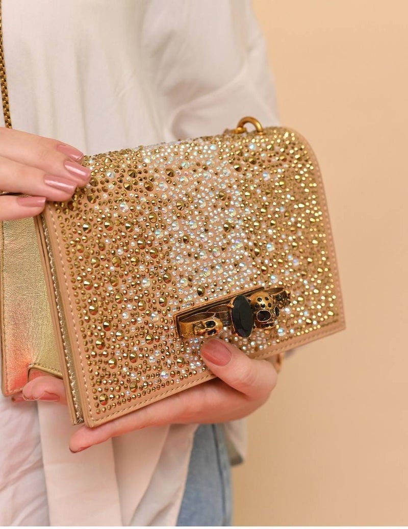 باسيفيك شنطه كلاسيكيه من الخامات العايه مع سلسله ذهبيه - Image 2