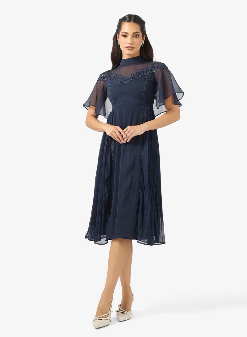 فروك اند فرل فستان مزين بتفاصيل شبكية - Image 1