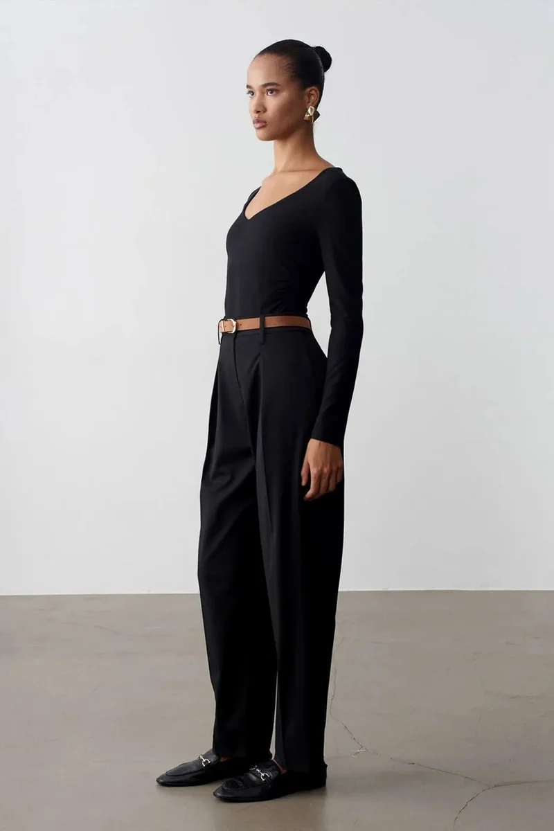 Dilvin Black DILVIN Slim Fit V-Neck Knit Blouse for Women | Best Price UAE