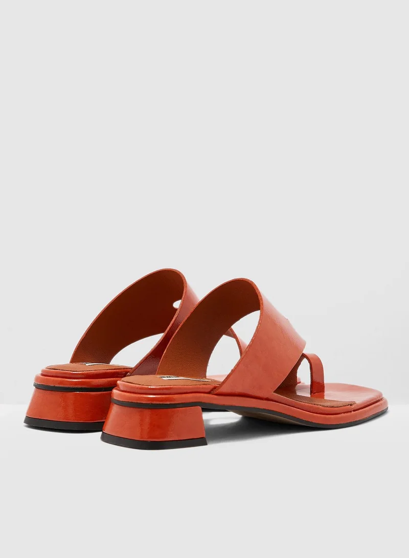 TOPSHOP Noah Vegan Low Toe Loop Sandal - Orange
