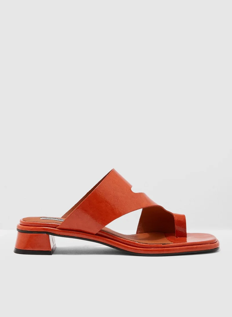 TOPSHOP Noah Vegan Low Toe Loop Sandal - Orange