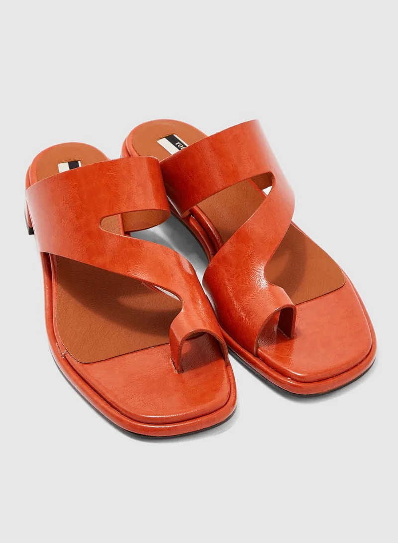 TOPSHOP Noah Vegan Low Toe Loop Sandal - Orange