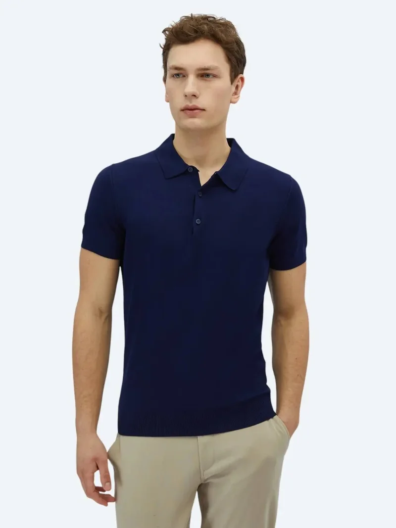 كيب ملابس محبوكة باللون الأزرق الداكن