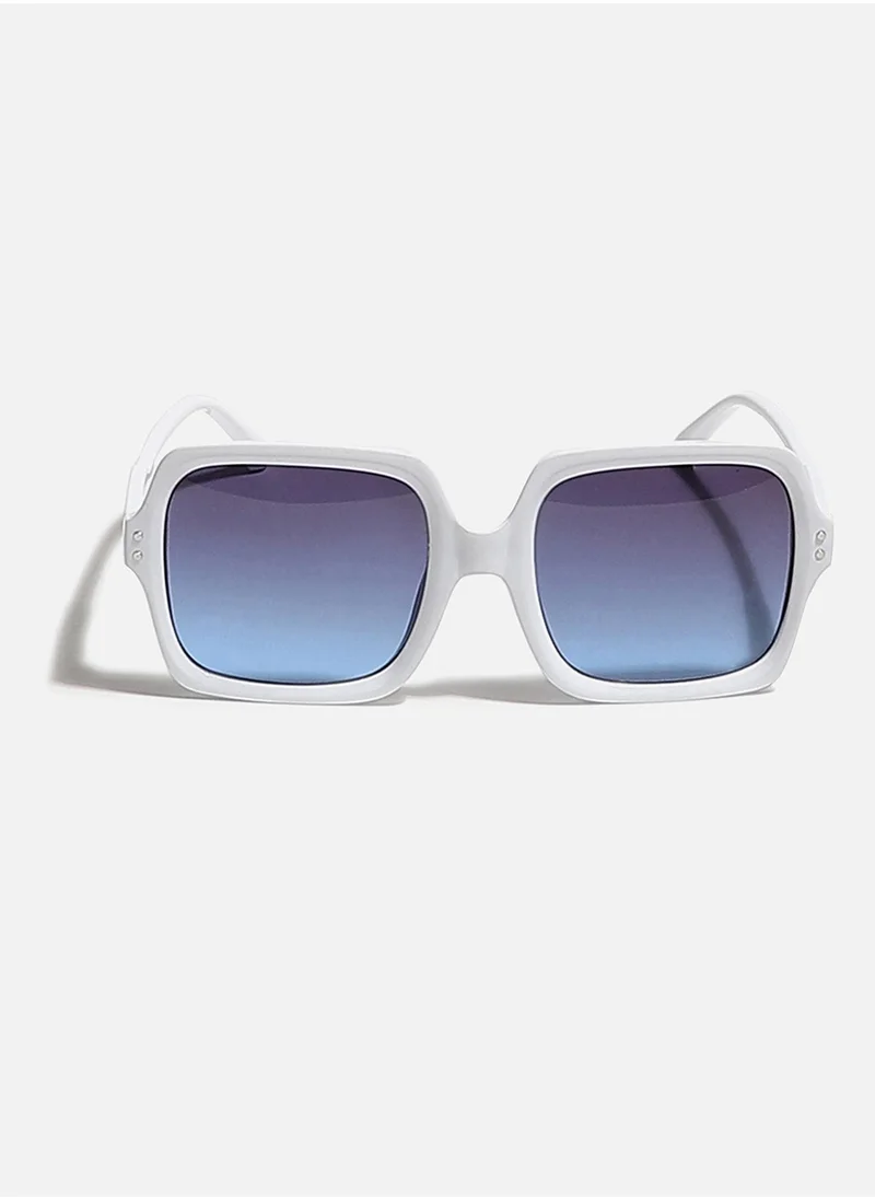 صوص هاوت Tinted Lens White Frame Oversized Sunglass