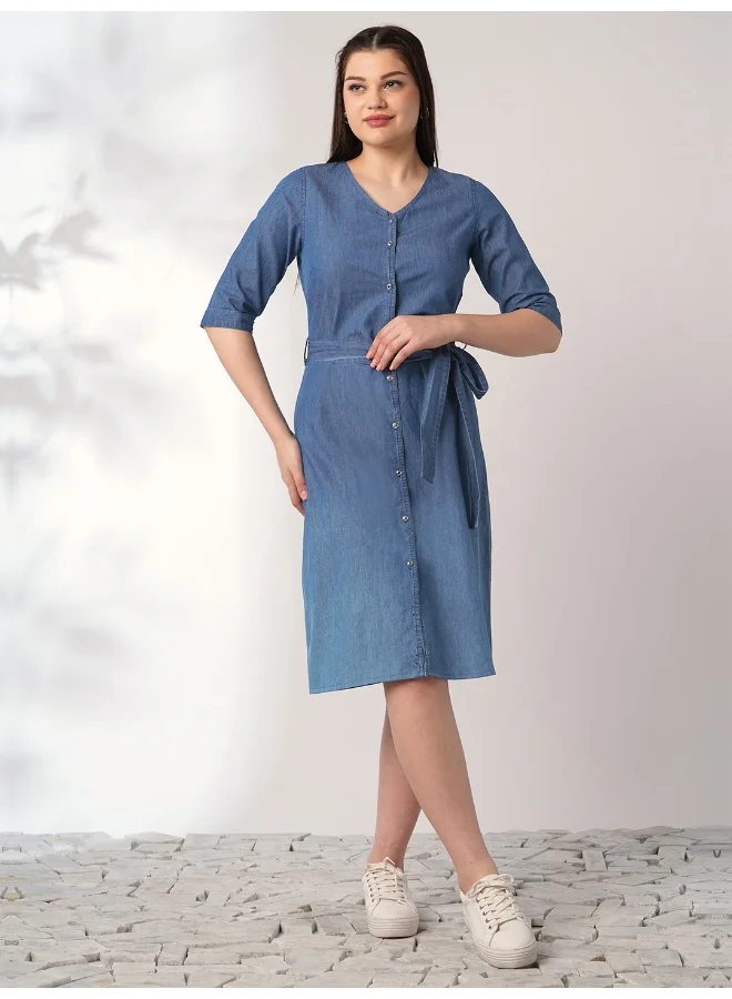 globus Women Med Blue V-Neck Button Down Knee Length A-Line Denim Dress With Belt