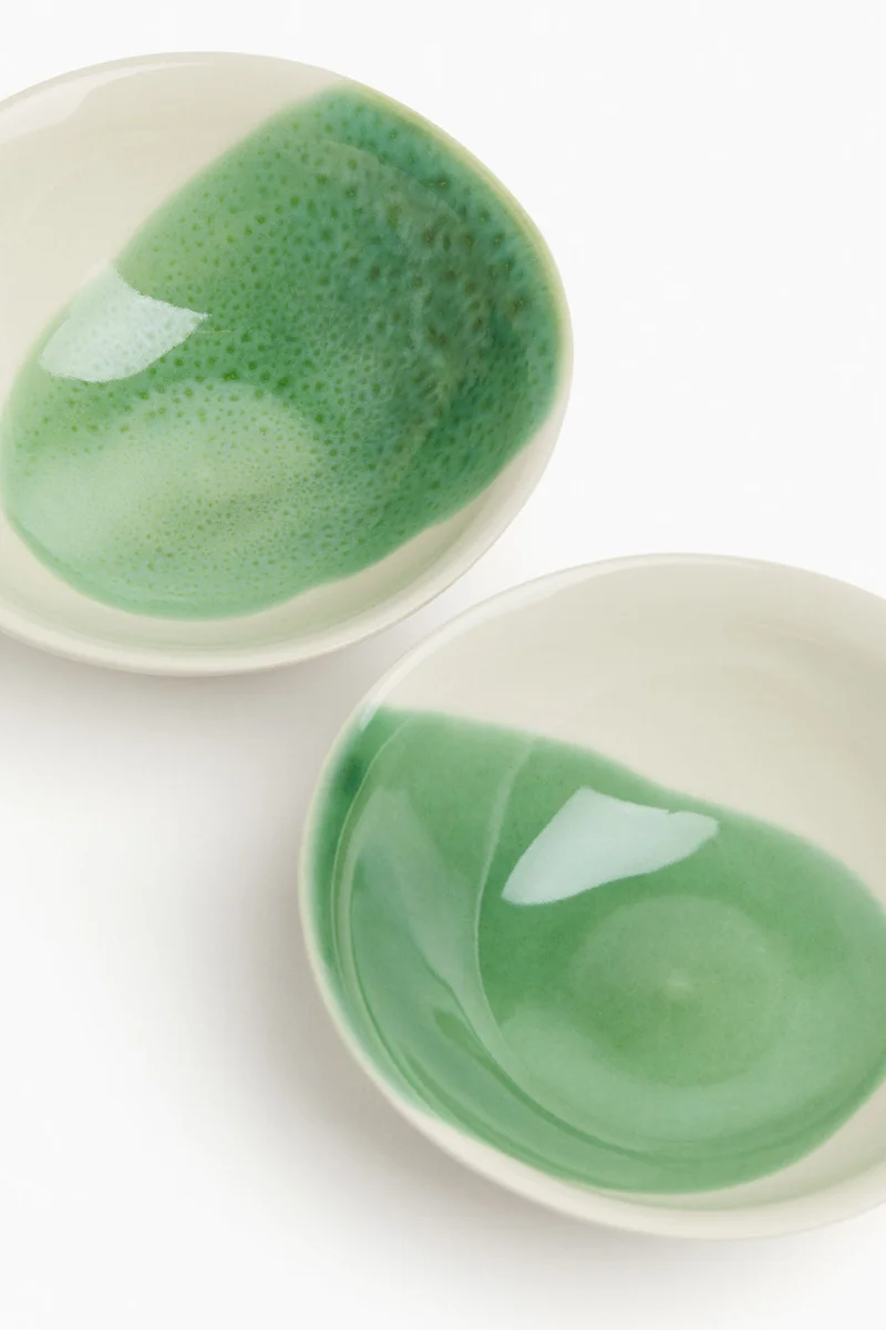 اتش اند ام وعاء من الفخار المطلي يدوياً