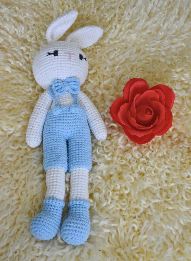 دمية كروشيه مصنوعة يدويًا رائعة: إبداع أمigurumi ساحر وقابل للعناق، مصنوعة بعناية من 100% قطن، مثالية للأطفال، هدية مدروسة ولمسة ساحرة لديكور الحضانة