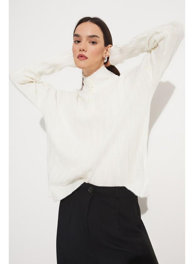 June Half Turtle Neck Buttoned Sweater Ecru - Image 4