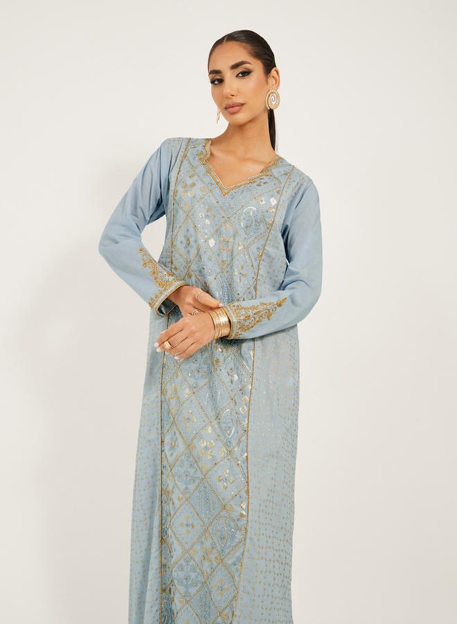 ستايلي جلابية مطرزة بتفاصيل دانتيل بتصميم - - Image 3