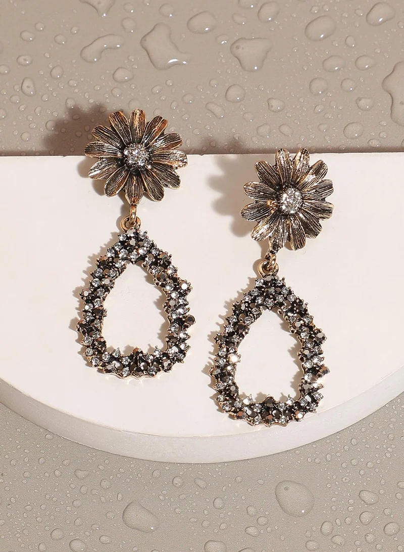 SOHI Daisy Intricate Teardrop Artificial Drop Earring Jewellery