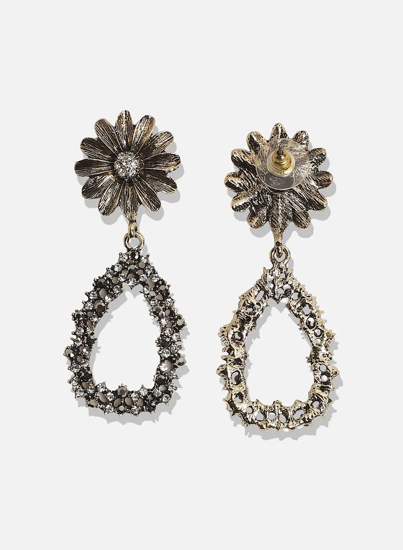 SOHI Daisy Intricate Teardrop Artificial Drop Earring Jewellery