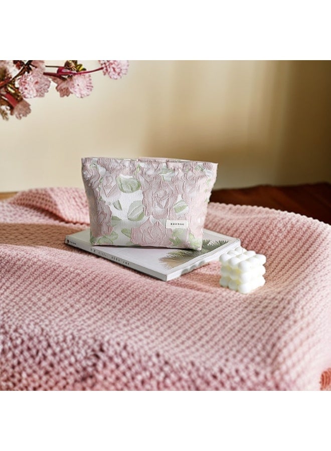 حقيبة مستحضرات تجميل مطبوعة بسحاب، تستخدم لتخزين مستحضرات التجميل ومنتجات العناية بالبشرة ولوازم الحمام وتخزين طلاء الأظافر وغيرها من مستلزمات التجميل، حقيبة سفر 26*18*5 سم - Image 2