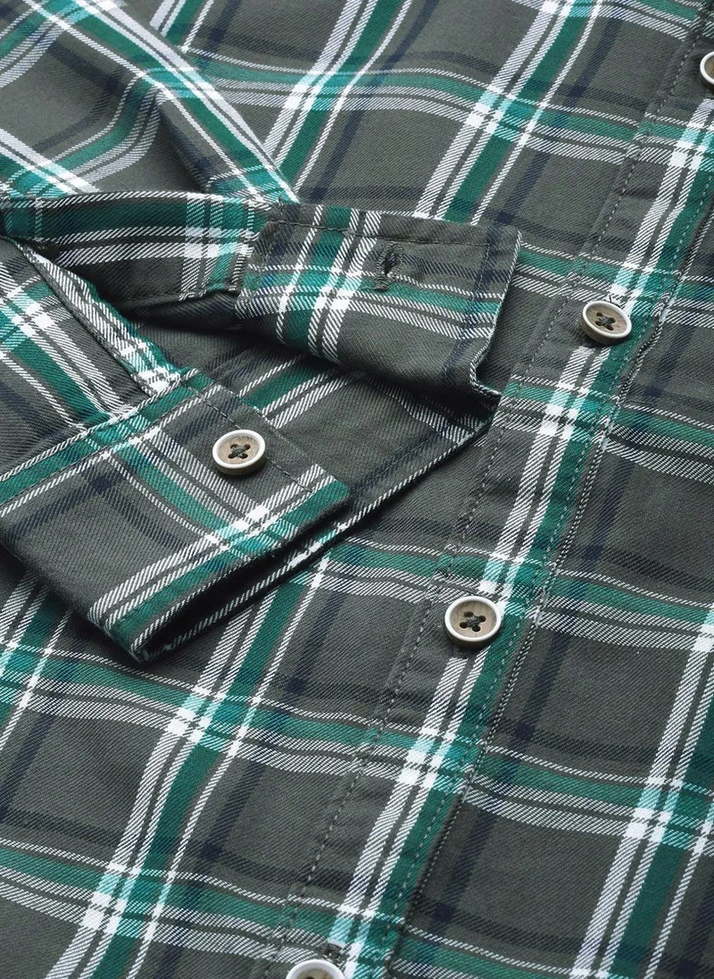 ذا انديان كراج كو Men Regular Fit Checkered Full Sleeves Cutaway Collar Casual Shirt