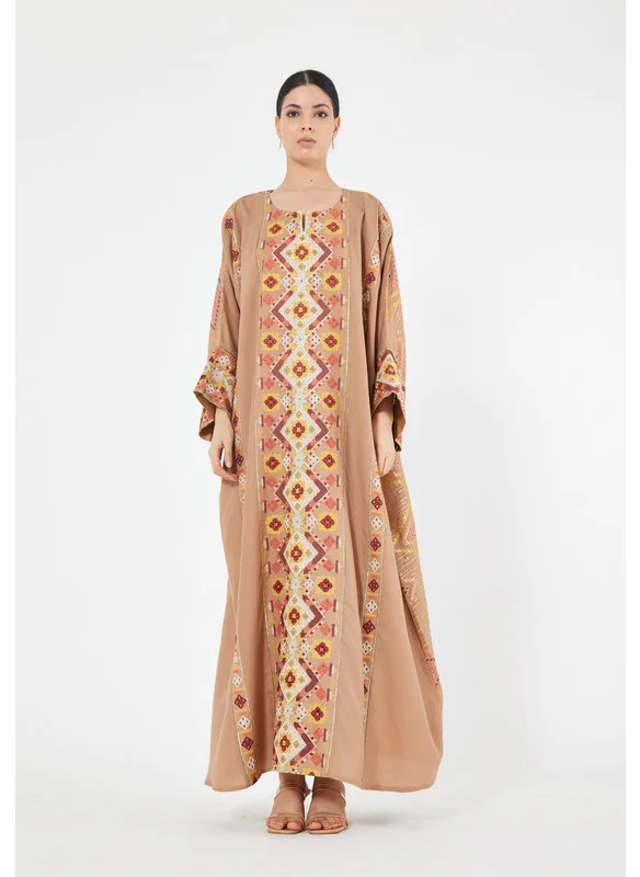 ذوق Round Teardrop Neckline Embroidered Jalabiya
