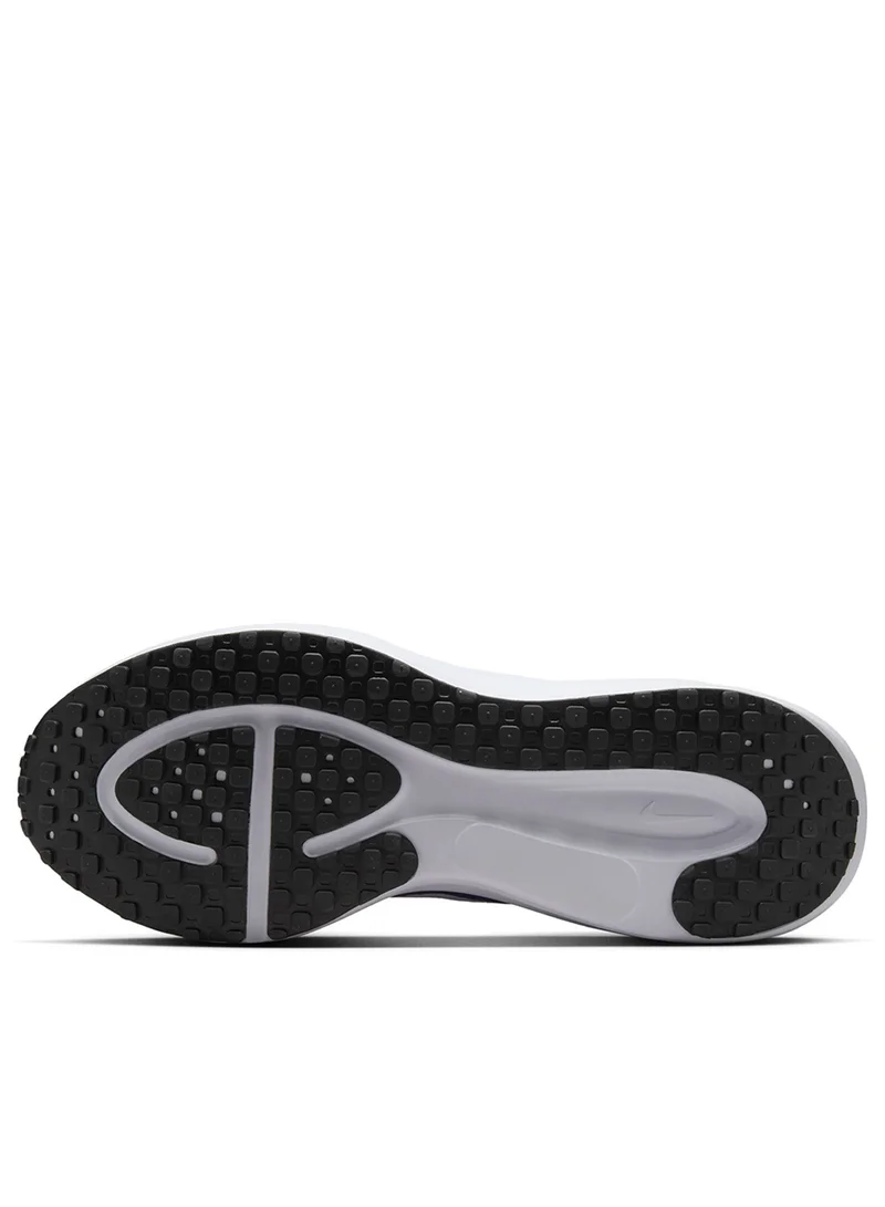 Nike Revolution 8