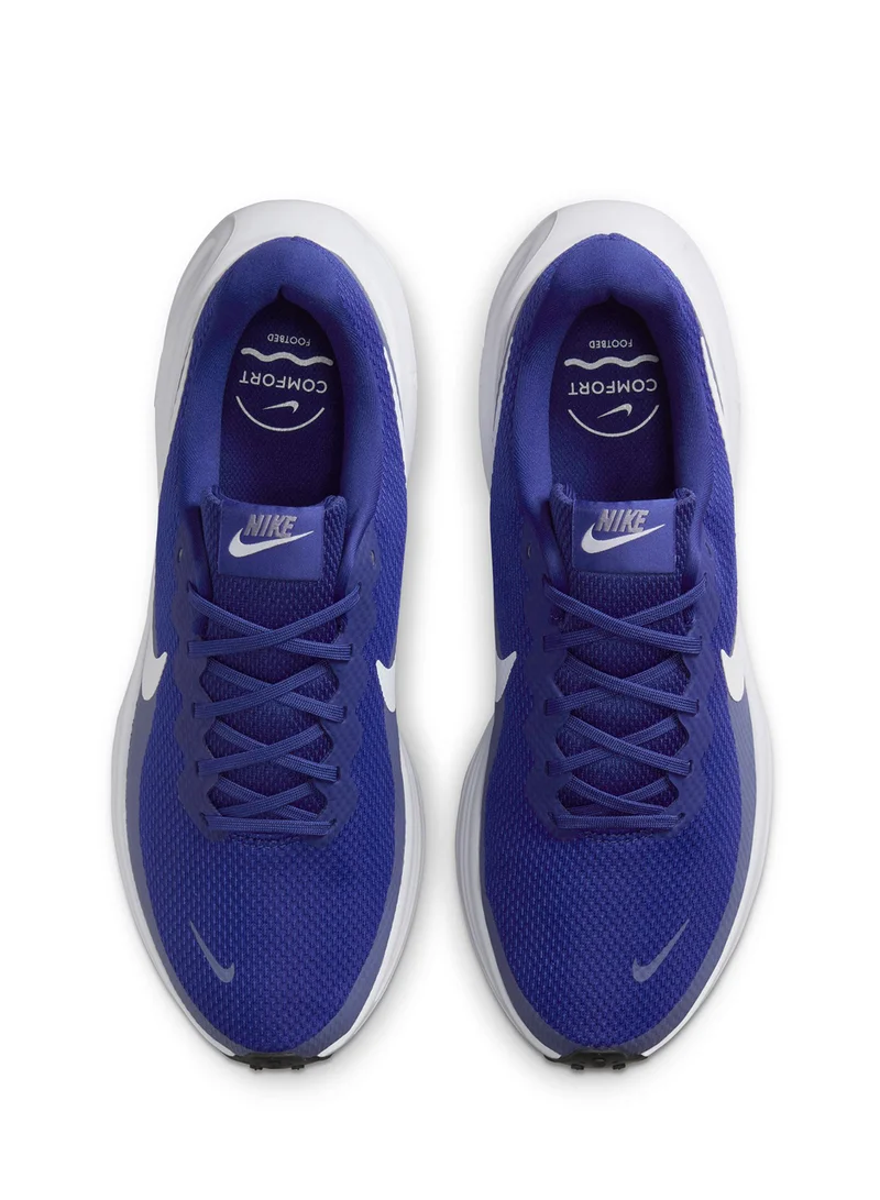 Nike Revolution 8
