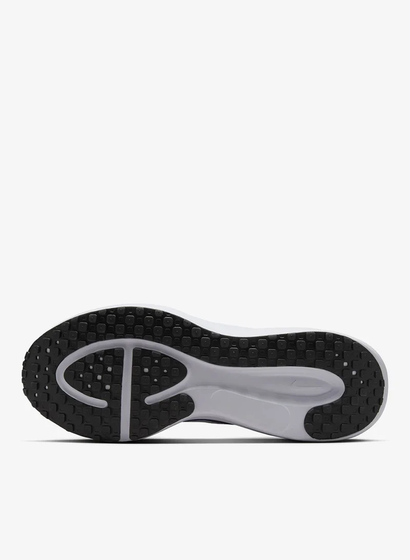 Nike Revolution 8
