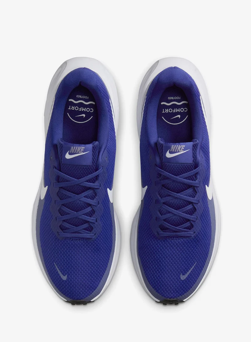 Nike Revolution 8