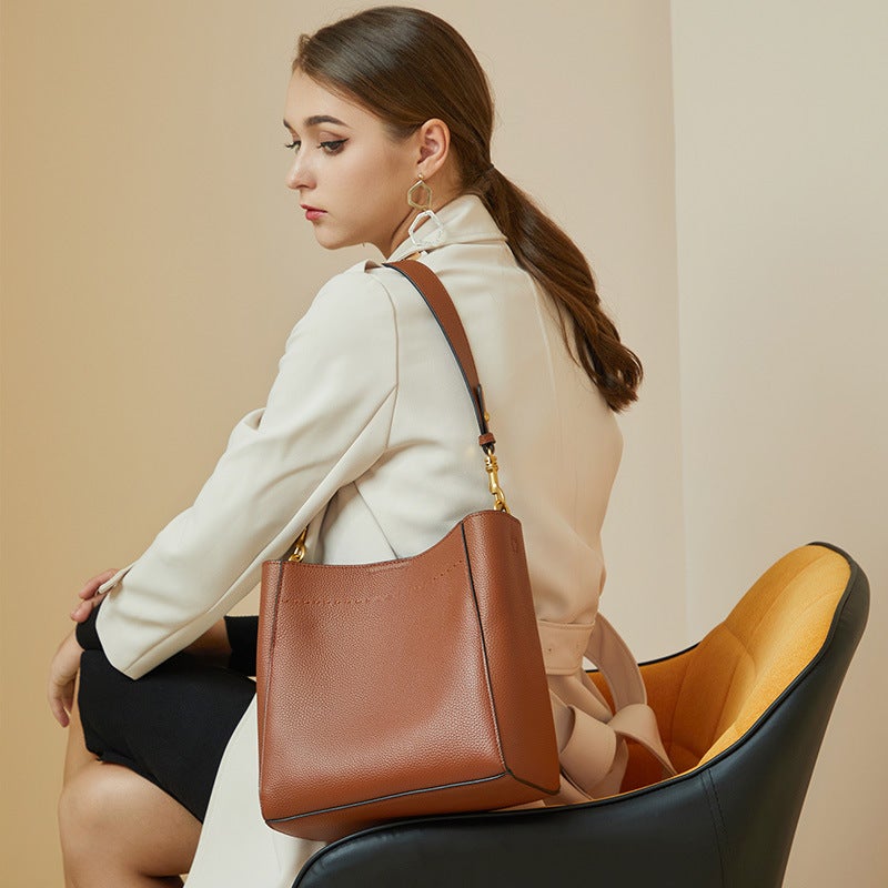 New Tote Bag, First-Layer Cowhide, Retro Genuine Leather Women'S Bag, Large-Capacity Bucket Bag, Versatile Shoulder Crossbody Bag - Image 2