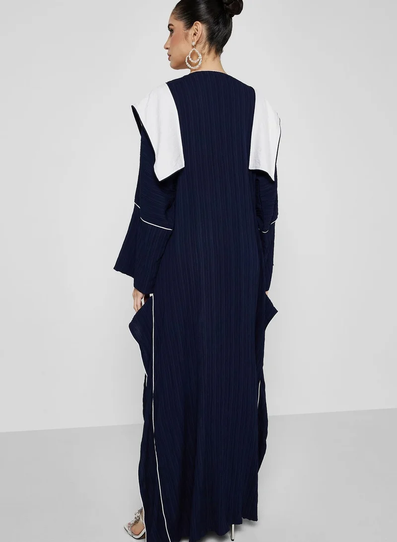 Khizana Textured Abaya With Contrast Detail & Sheila