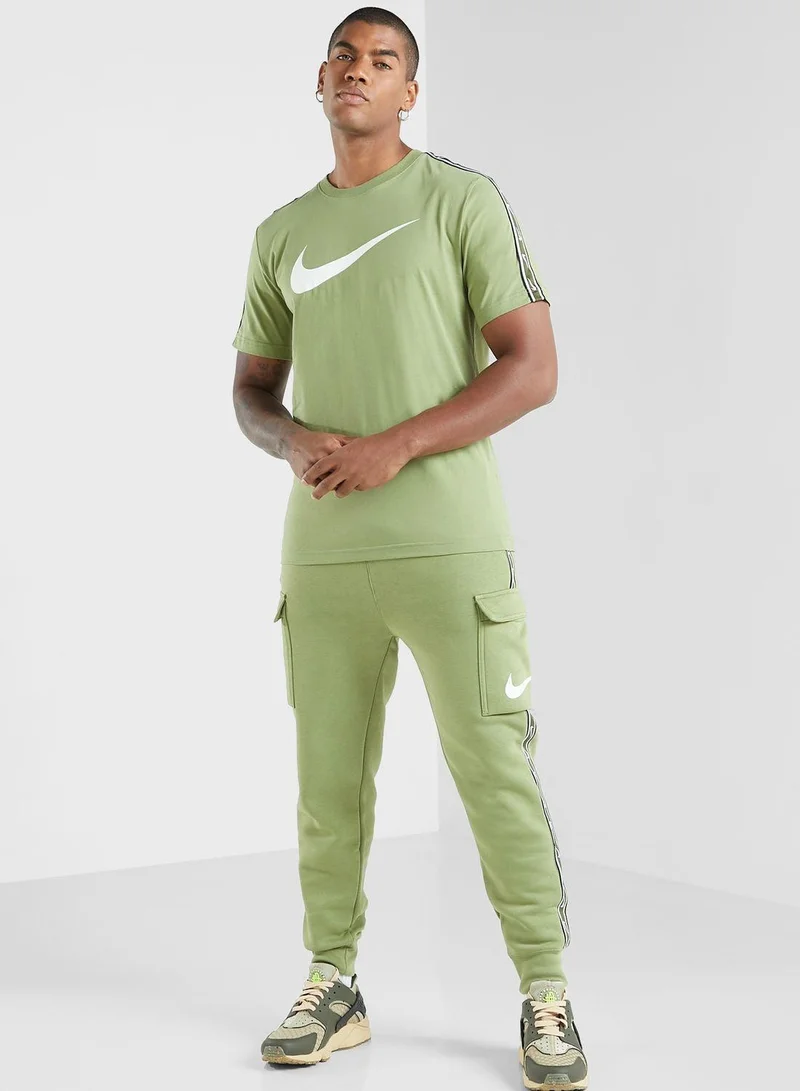 Nike Men's Sportswear Repeat Swoosh T-Shirt