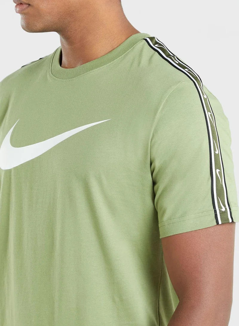Nike Men's Sportswear Repeat Swoosh T-Shirt