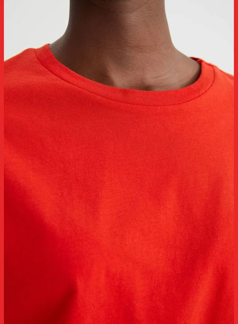 ديفاكتو Short Sleeve Regular Fit Crew Neck T-Shirt