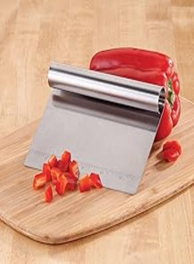 High Quality Stainless Steel Dough Cutter - Essential for Kitchen and Baking Preparation 